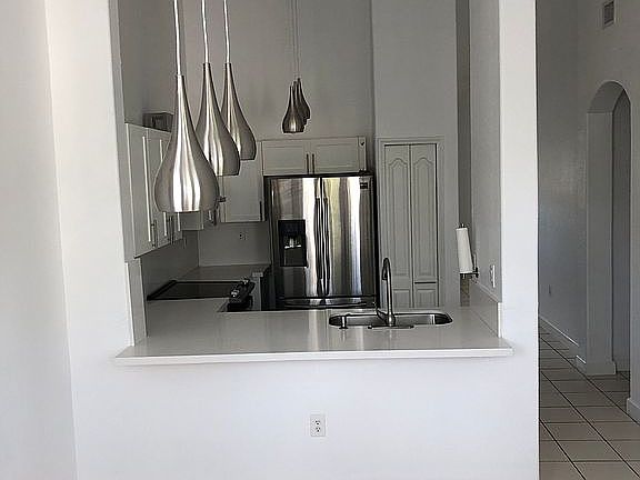 2nd image of 2925 SE 16th Ave Unit 202