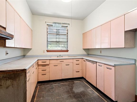 3rd image of 1606 Severn Ave