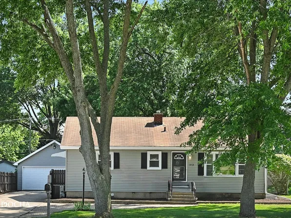 312 Oak St, North Aurora, IL 60542