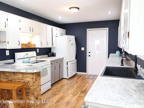 3rd image of 4526 W Bard Rd