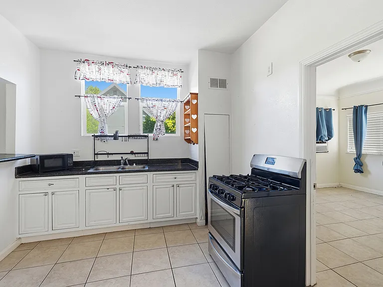 334 N Broadway Ave #334 — Photo 4