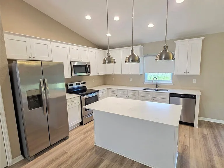 5523 Castania Dr — Photo 3