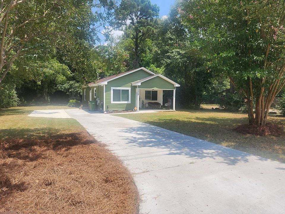 1st image of 2927 Clover Ln