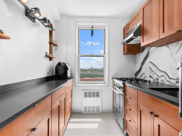 9707 Fourth Avenue image 4 of 10