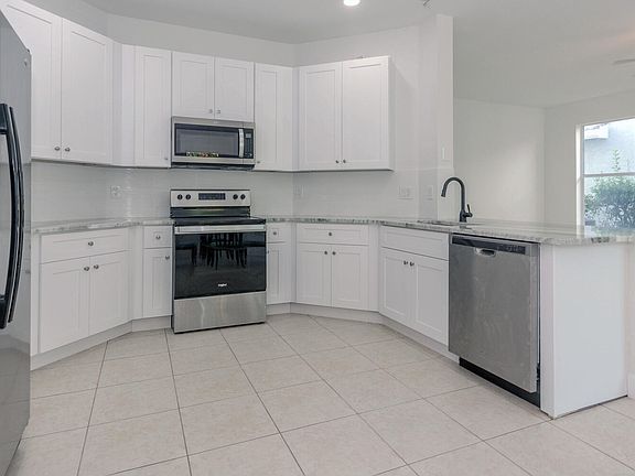 3rd image of 5353 Grand Banks Blvd Boulevard