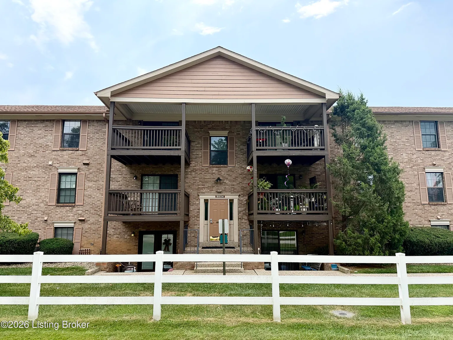 2 bed, 2.0 bath, 1150 sqft, $1,195 — Photo 1