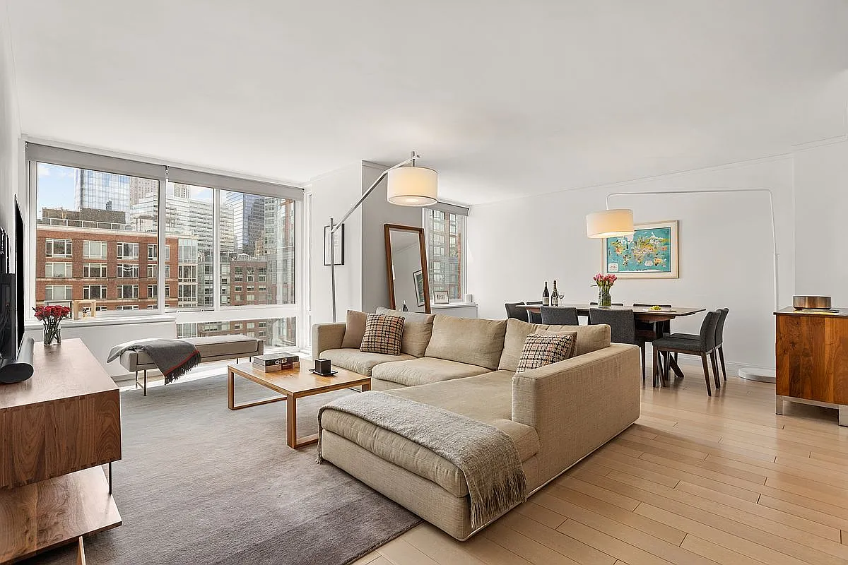 212 Warren St APT 14A photo 1