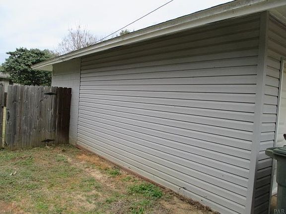 2nd image of 928 Blue Springs Dr