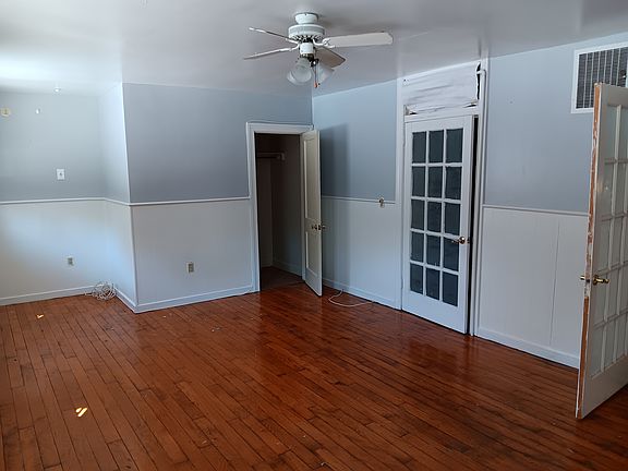 3rd image of 410 N Market St