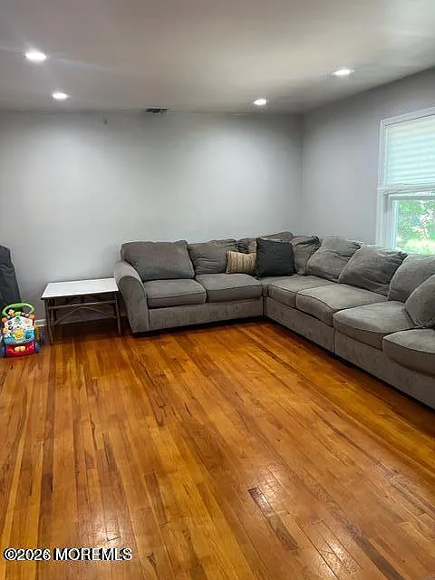 5 bed, 2454 sqft, $3,000 — Photo 3
