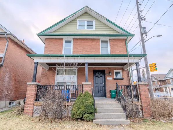 240 Division St, Oshawa, ON L1G 5M5