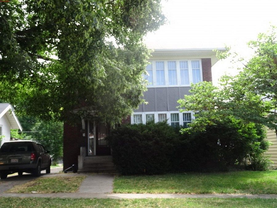 1st image of 320 S Chicago Ave