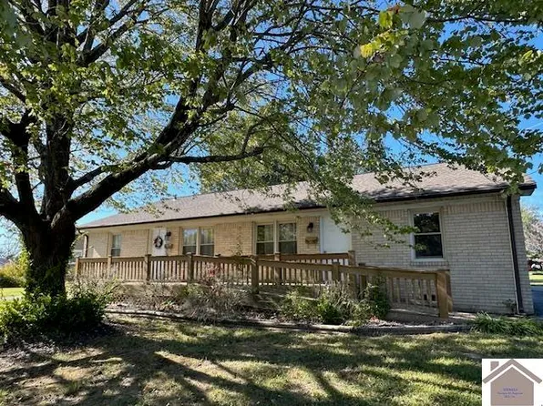 1100 Fairlane Dr, Murray, KY 42071