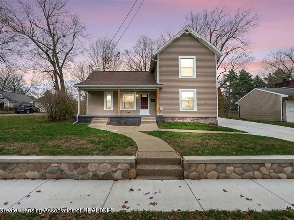 335 E Front St, Grand Ledge, MI 48837