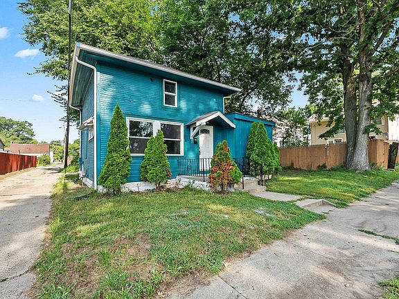 2nd image of 3616 Smith St