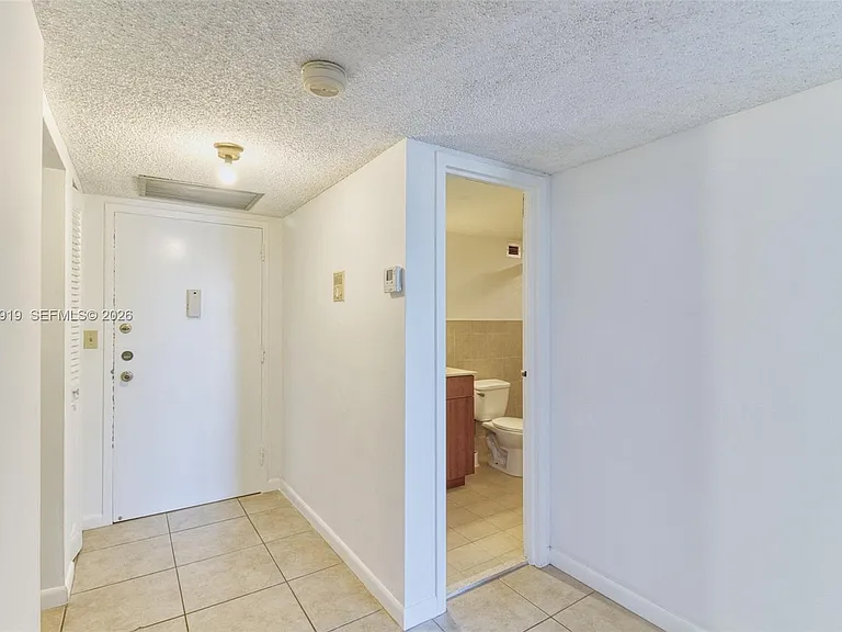 800 Parkview Dr #311 — Photo 10