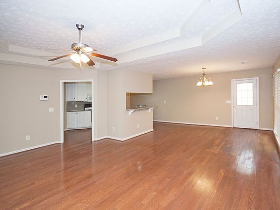 4th image of 182 Plum Ct