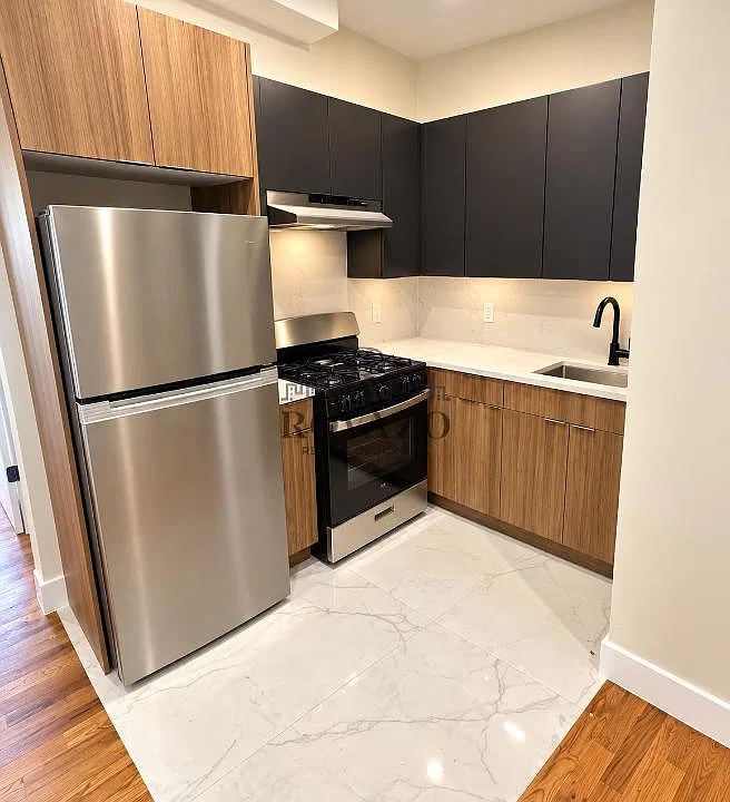 792 Broadway #303