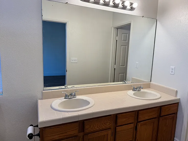 2222 W Vine Ave — Photo 18