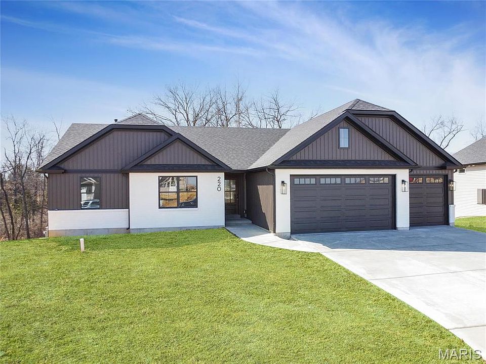 1st image of 220 Great Bear Pass