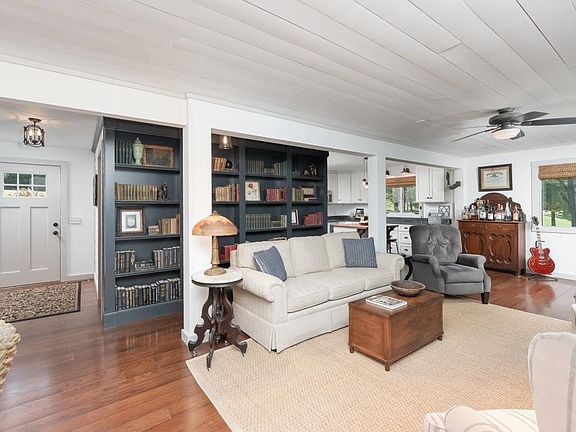 3rd image of 77 Eagle Rock Ln
