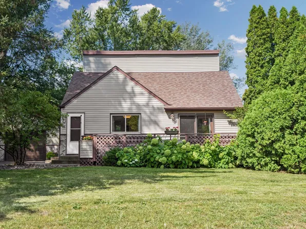 5391 Raymond Ave, Mounds View, MN 55112