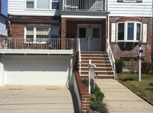 12512 Cronston Ave, Rockaway Park, NY 11694