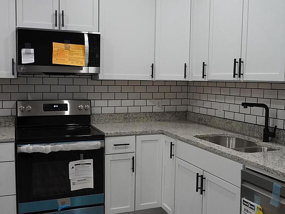 5th image of 2696 Dulany St