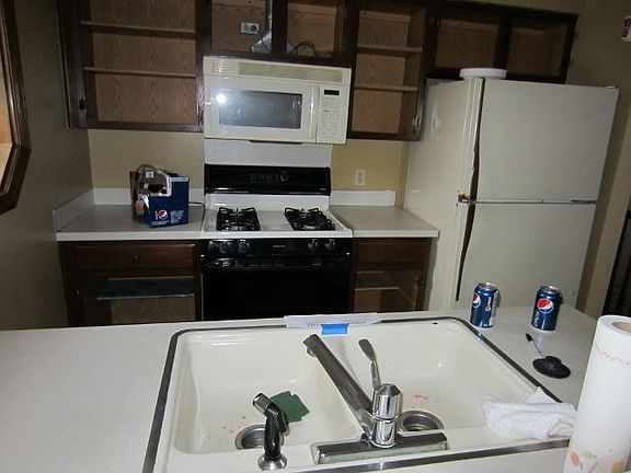4th image of 10625 Hartman Ave
