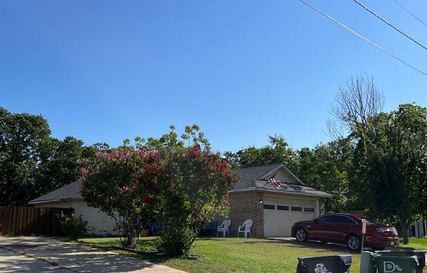 1st image of 2820 Weston Dr