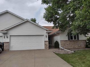 W2818 Brookhaven Dr, Appleton, WI 54915