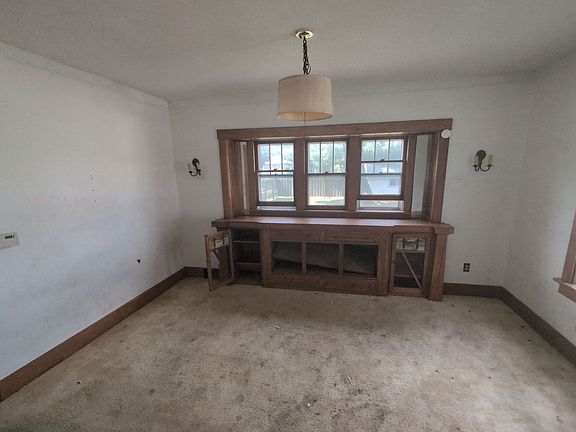 4th image of 624 Willis Ave