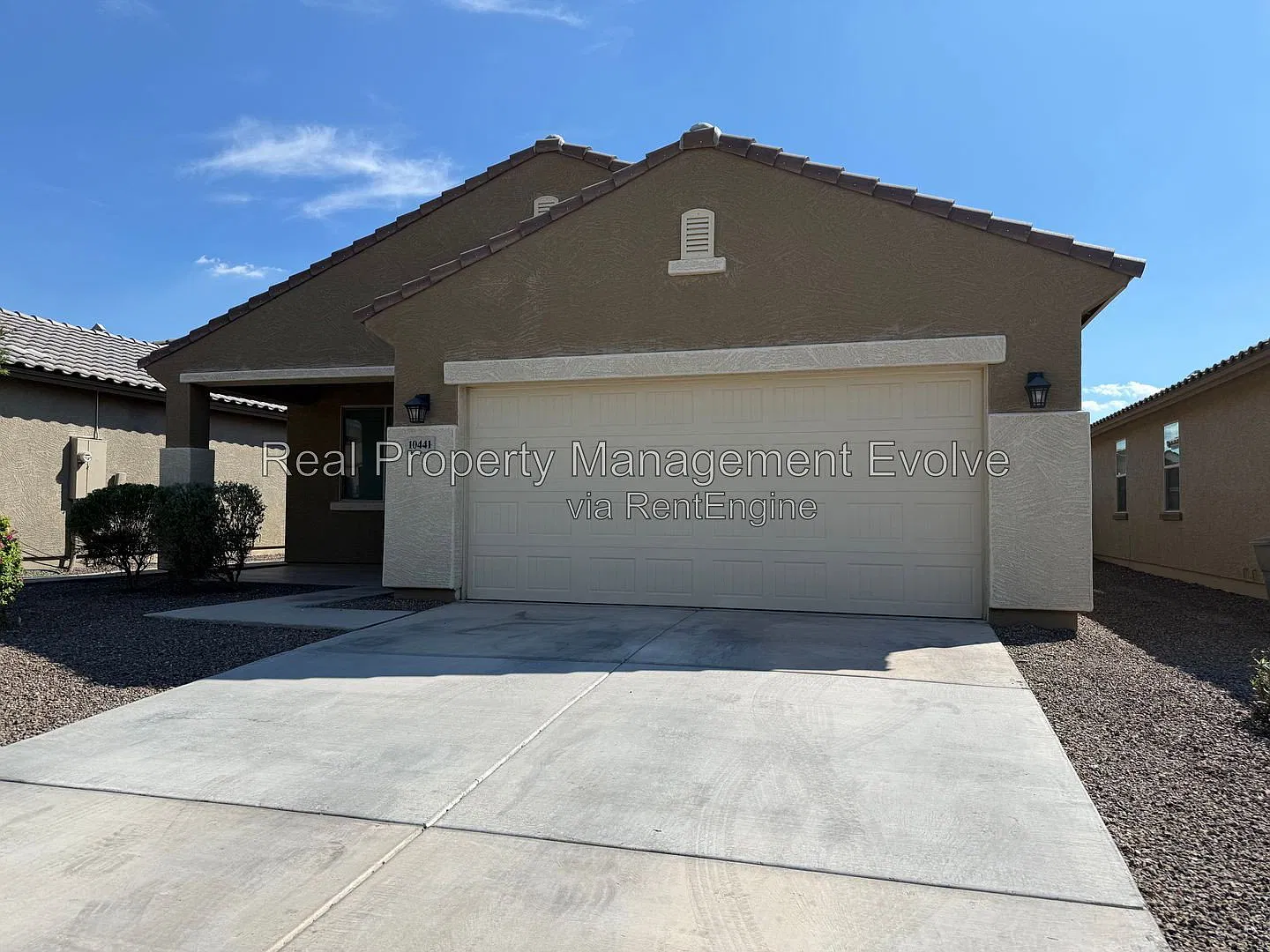3 bed, 2.0 bath, 1460 sqft, $2,050 — Photo 2