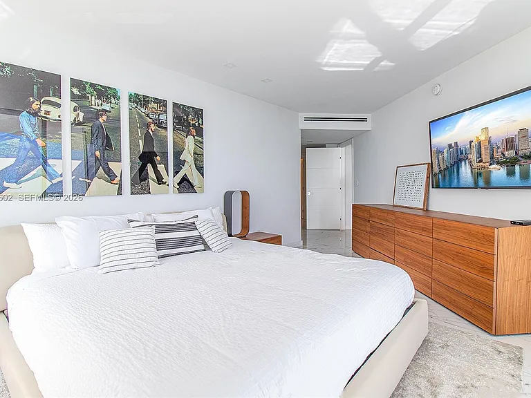 17375 Collins Ave #701 — Photo 31