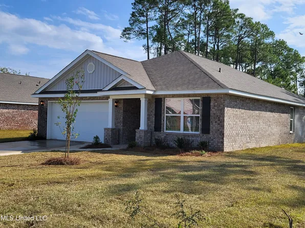 3304 N 9th St, Ocean Springs, MS 39564