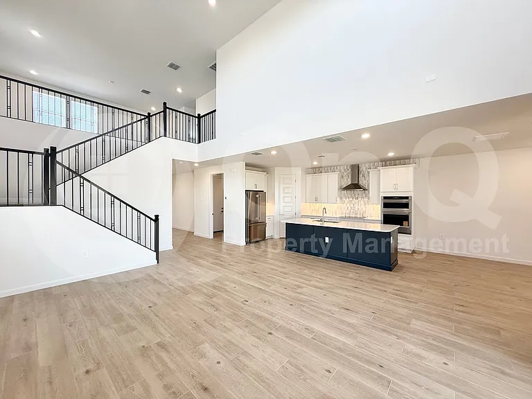 10042 S 23rd Ln — Photo 9