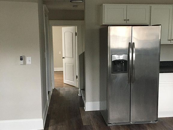 3rd image of 620 N Ash St Floor 2
