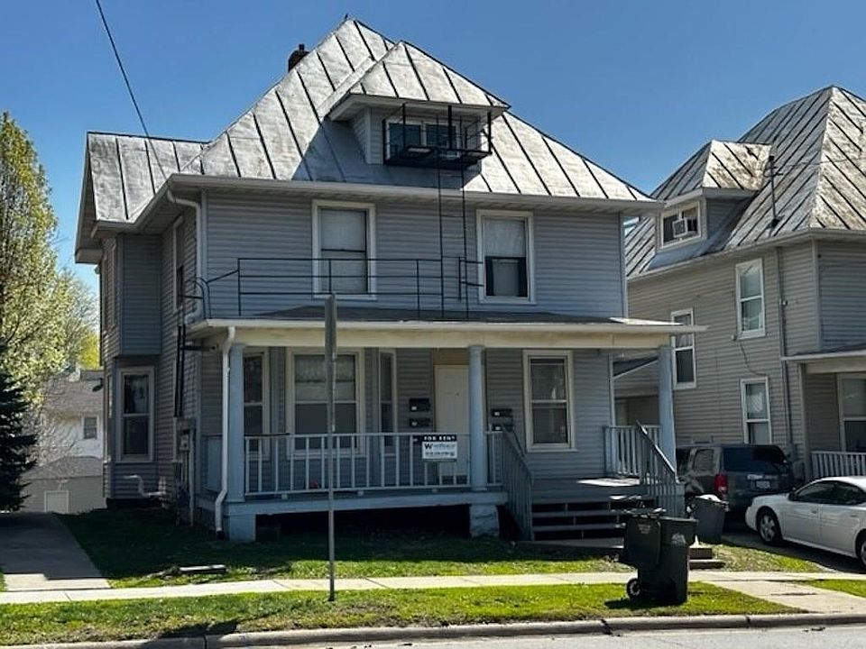 1st image of 905 E Burlington St
