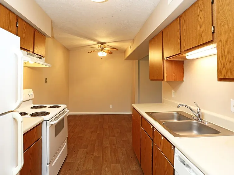Residences at Fox Pointe — Photo 4