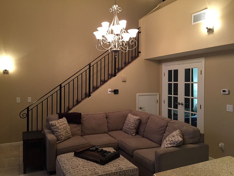 1st image of 1005 E 8th St Unit 3012