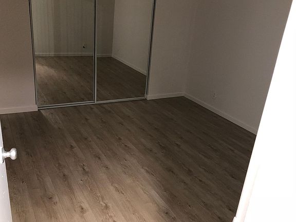 3rd image of 1617 Queen Charlotte Dr APT 19