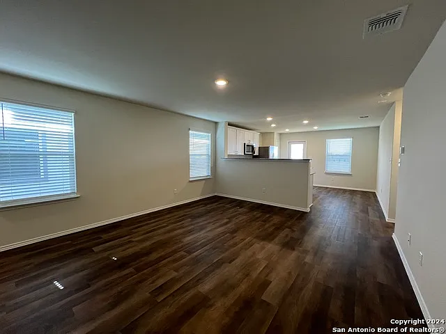 3 bed, 2.0 bath, 1204 sqft, $1,795 — Photo 4