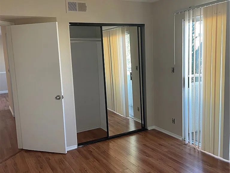 14758 Magnolia Blvd #102 — Photo 7