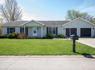 208 E Hickory Grove Rd, Hartford City, IN 47348
