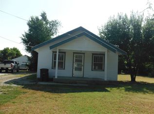 708 Sunnyside Ave, Dodge City, KS 67801