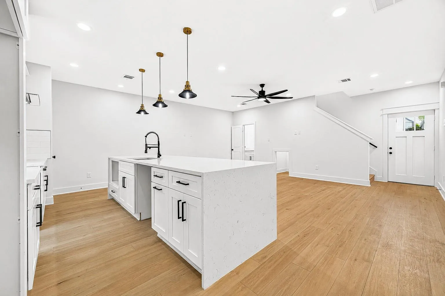 2 bed, 2.5 bath, $1,550 — Photo 3