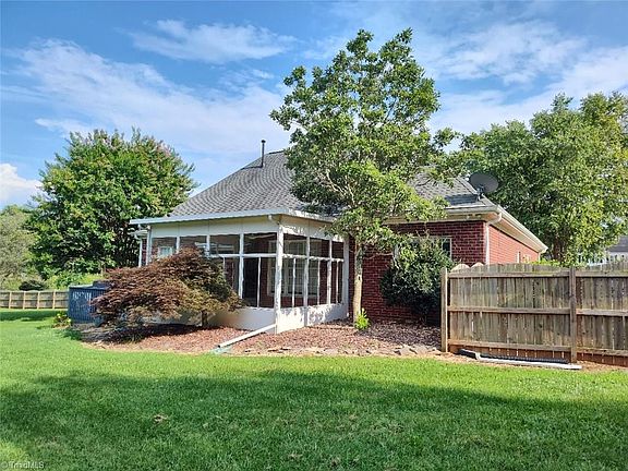 3rd image of 5300 Ashbey Ln