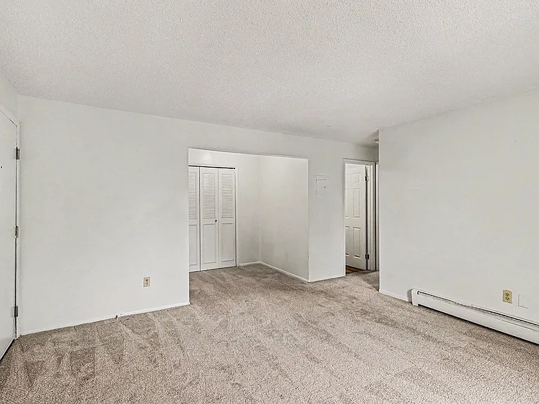 Waverly Park Apartments — Photo 10