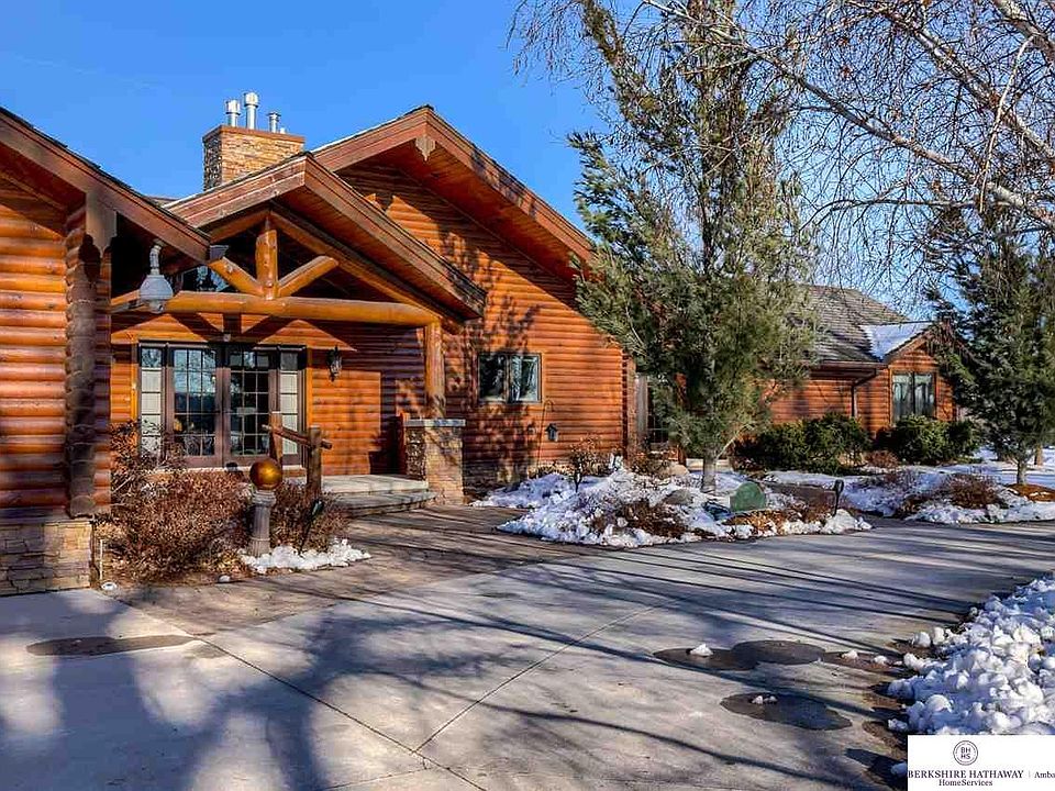 1st image of 136 Legges Lake Dr
