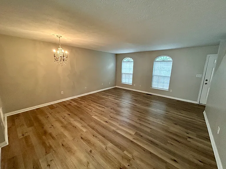 3039 Armory Dr — Photo 7